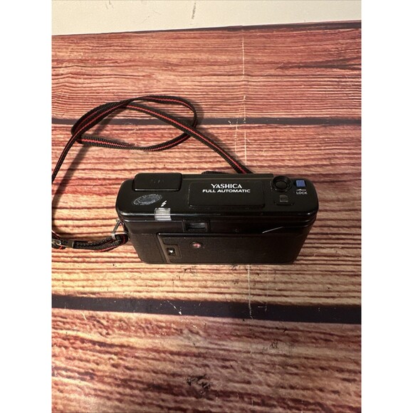 YASHICA Full Automatic Auto Focus Motor 35mm P/R - Picture 6 of 9
